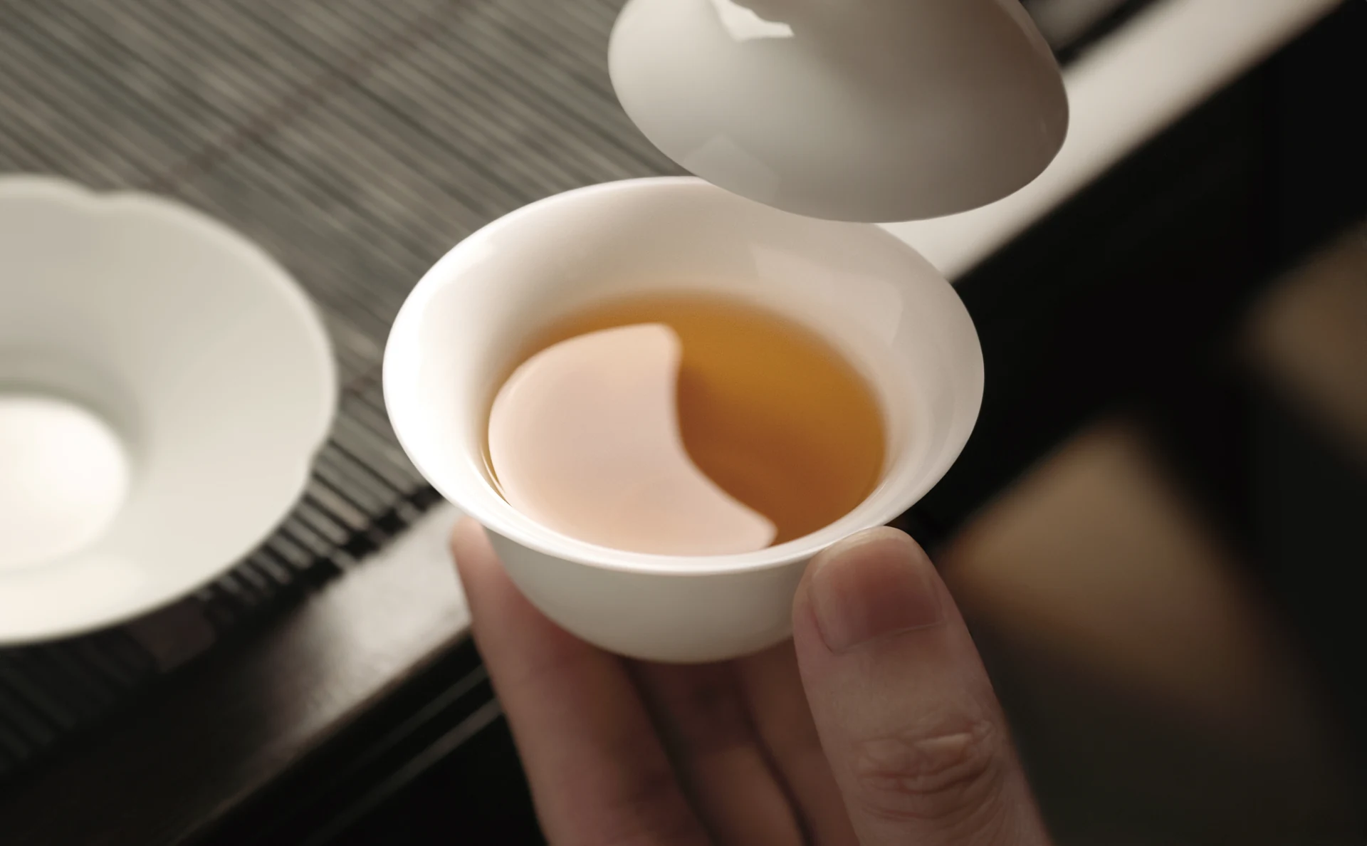 嶢陽茶行品牌導覽茶席與茶湯形象